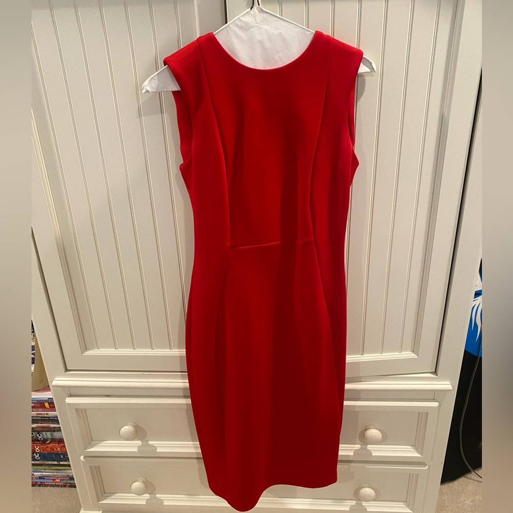 Gorgeous, flattering Calvin Klein size 2 dress